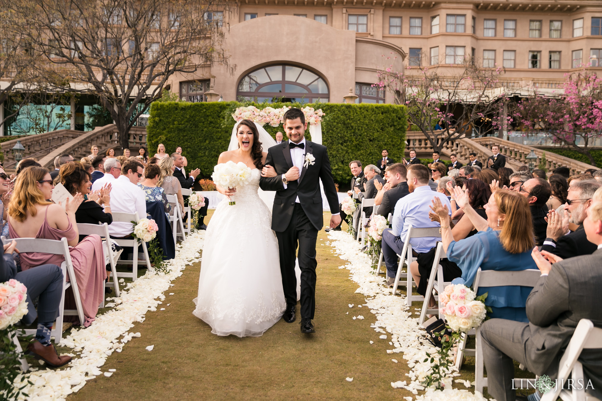 Wedding vows at Langham Huntington Pasadena outdoor ceremony photographed by Lin and Jirsa